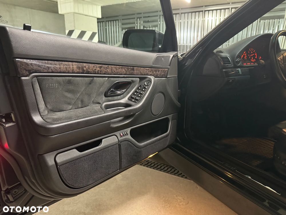 BMW Seria 7 - 16
