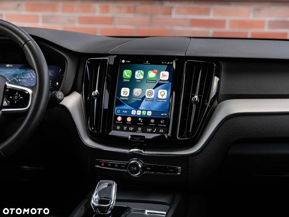 Volvo XC 60 B4 D Plus Dark - 33