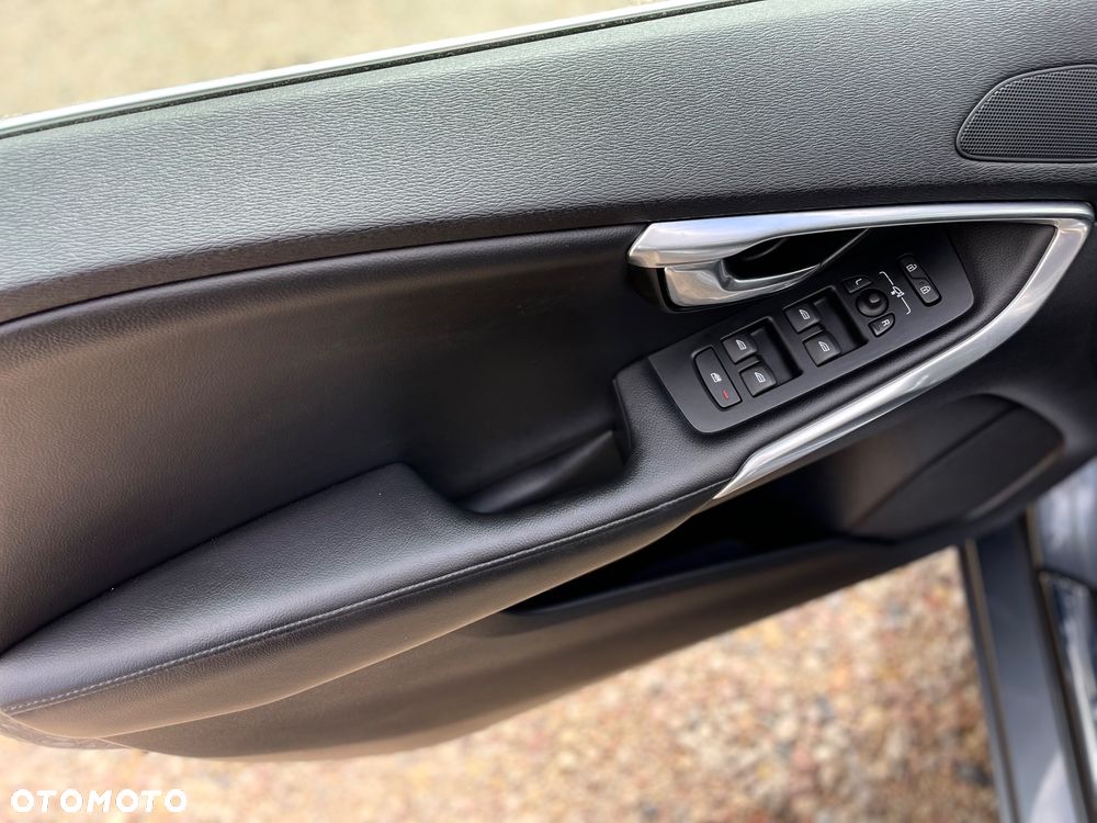 Volvo V40 D2 Inscription - 25