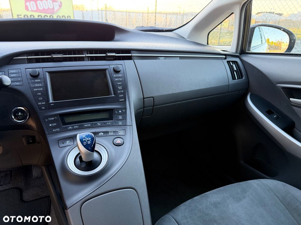 Toyota Prius 1.8 HSD Premium - 14