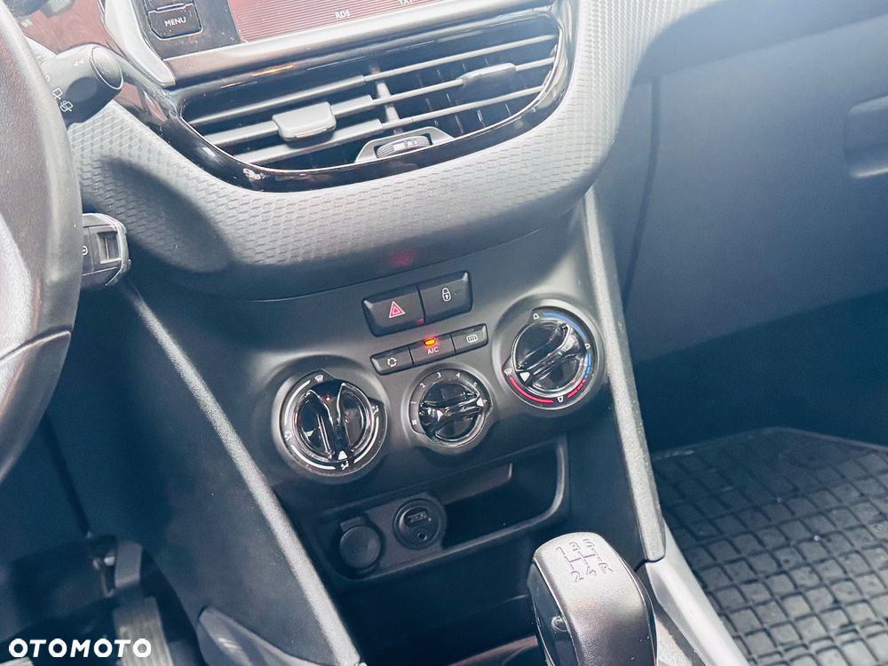 Peugeot 2008 1.2 VTi/Pure Tech Access - 32