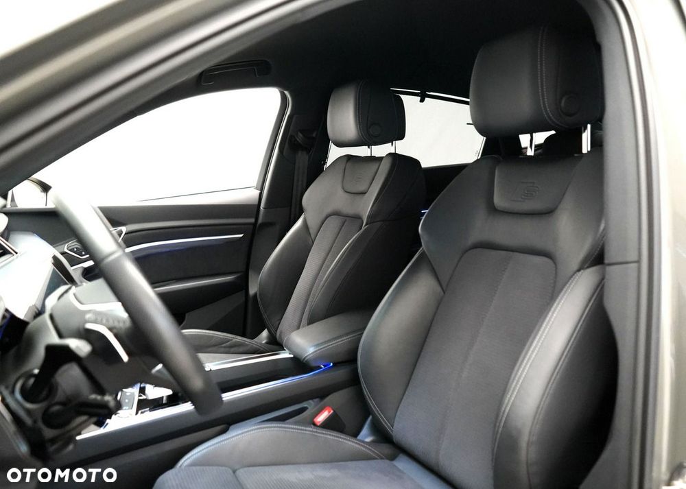 Audi Q8 Sportback e-tron - 14