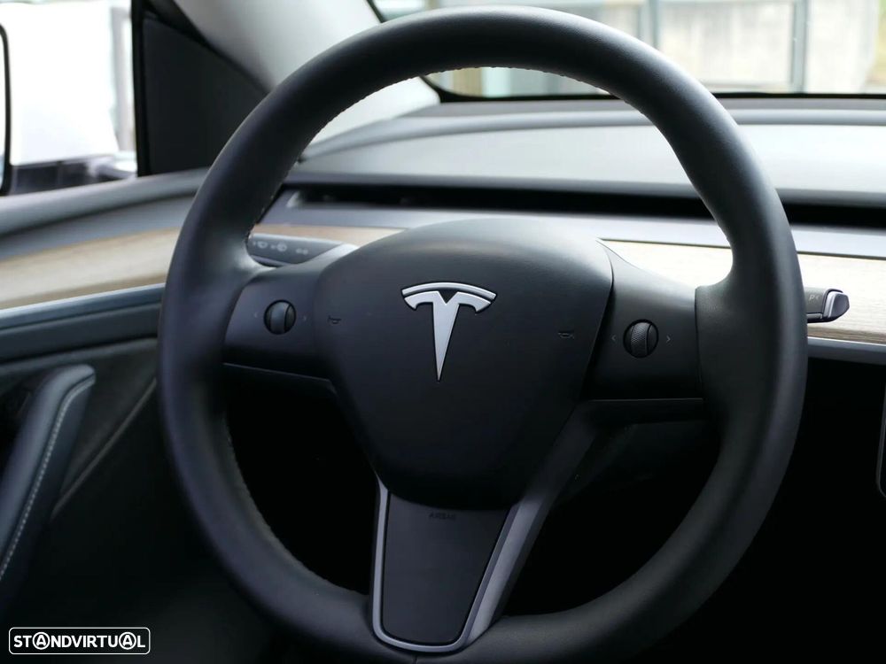 Tesla Model Y Tração Traseira - 36