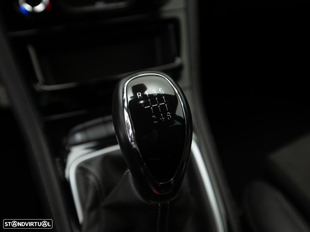 Opel Astra Sports Tourer - 21