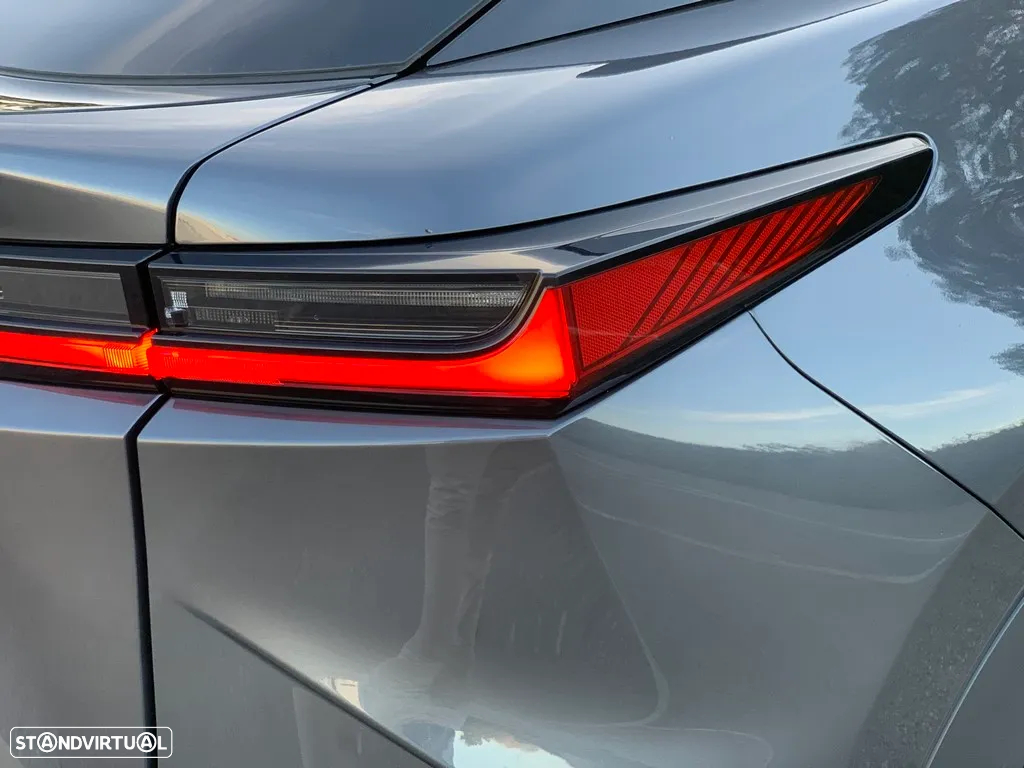 Lexus RZ 450e Executive Plus - 26
