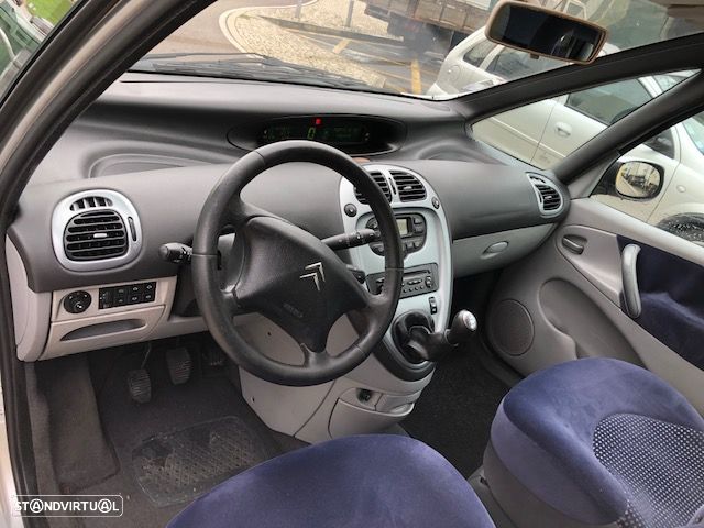 Citroën Xsara Picasso 1.6i Exclusive - 6