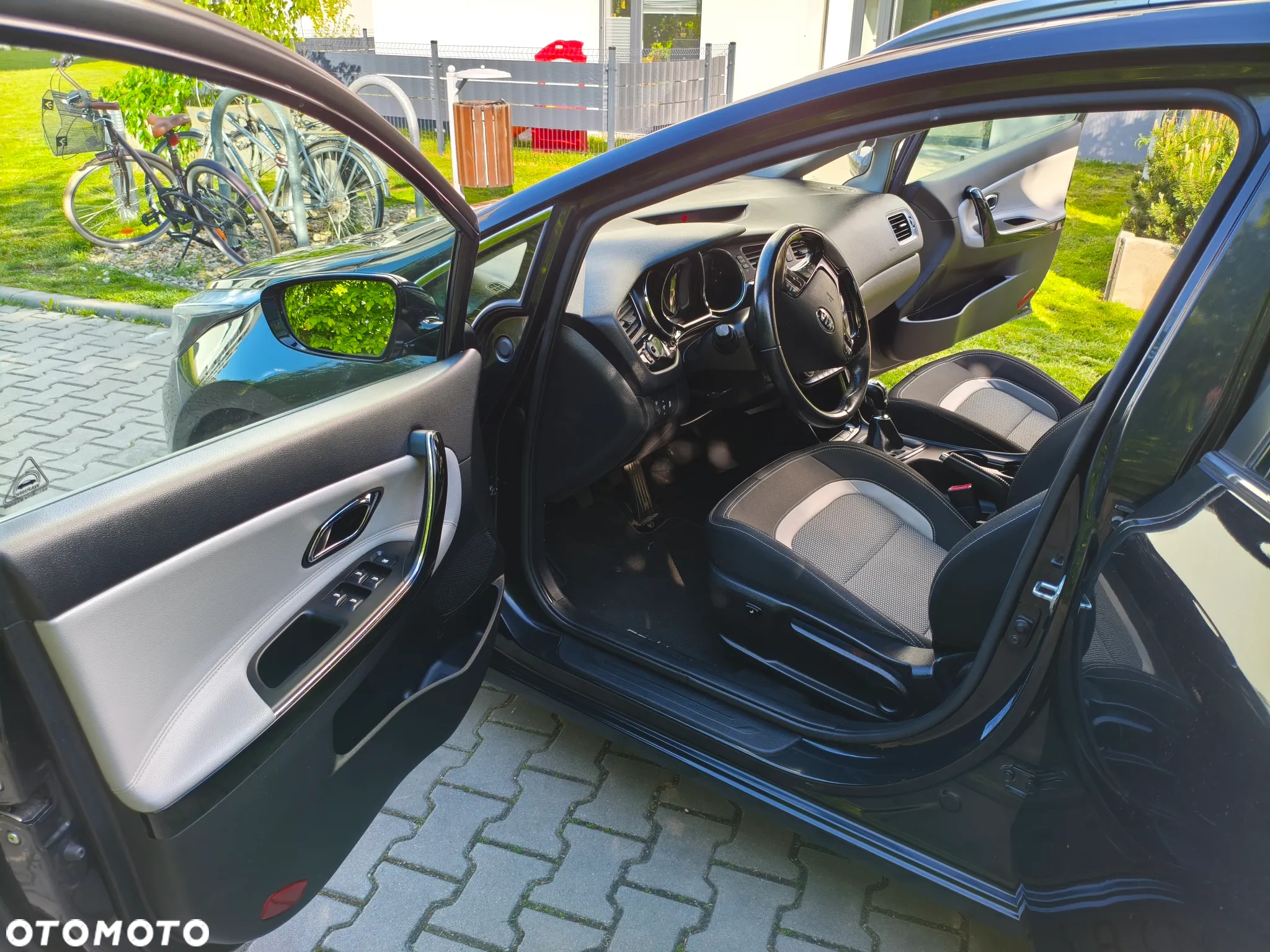 Kia Ceed 1.6 GDI Dream Team Edition - 12