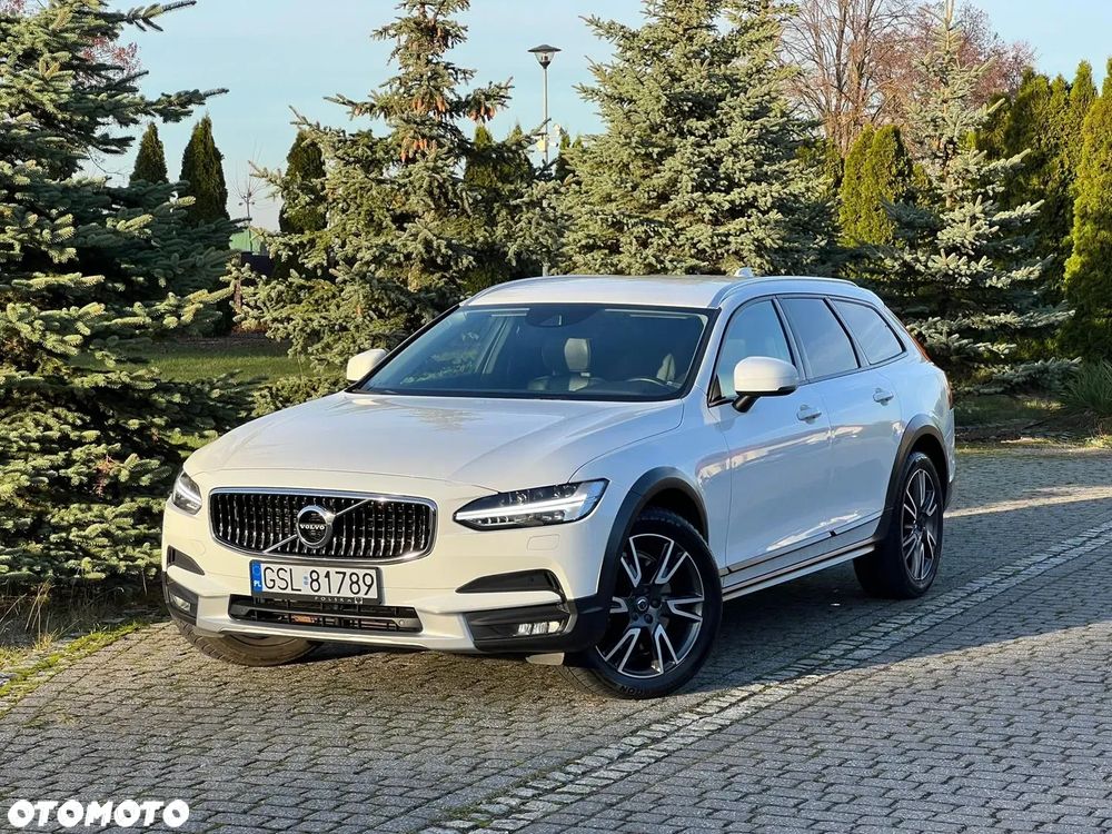 Volvo V90 Cross Country - 4