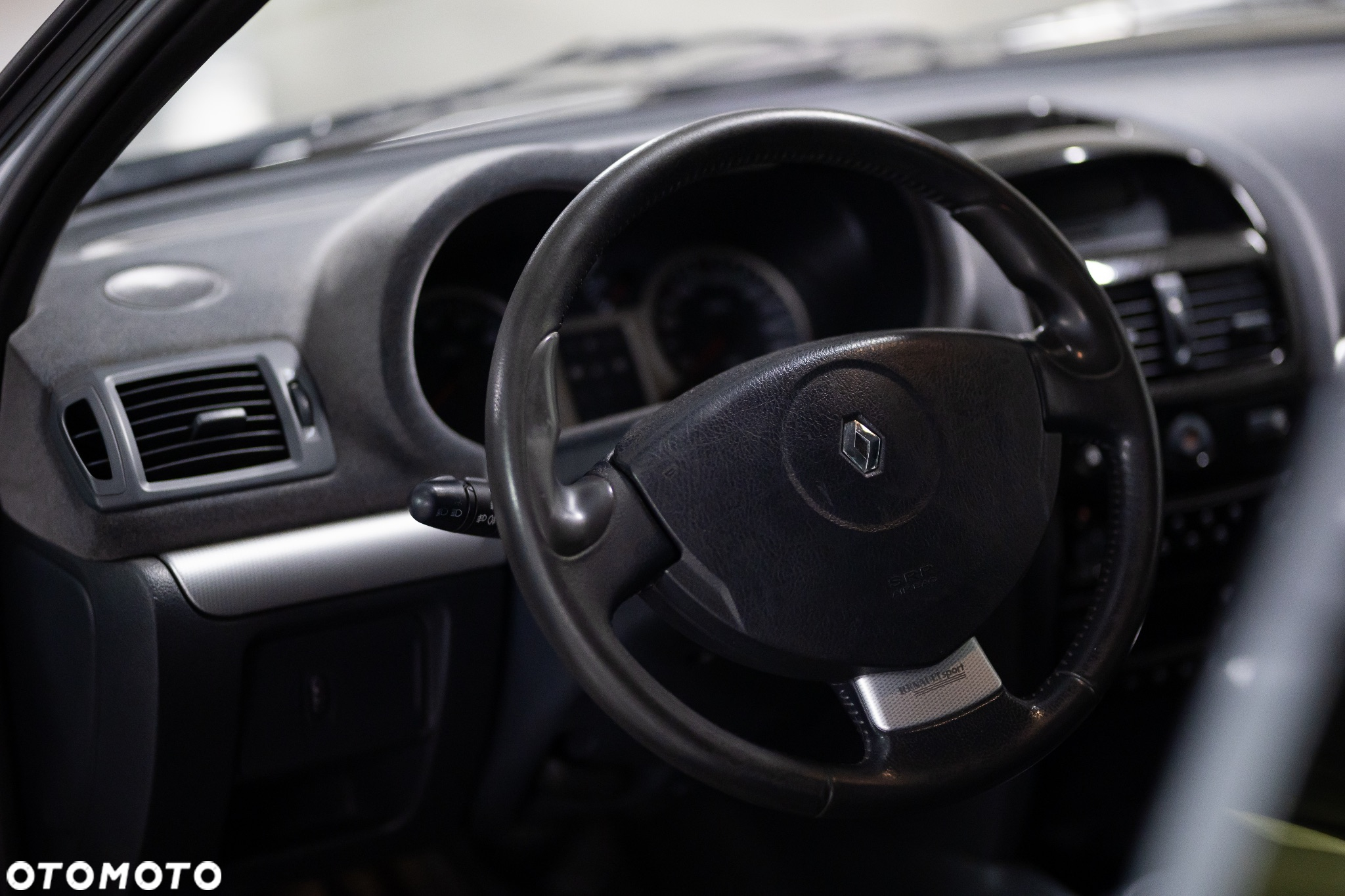 Renault Clio 2.0 16V Sport - 9