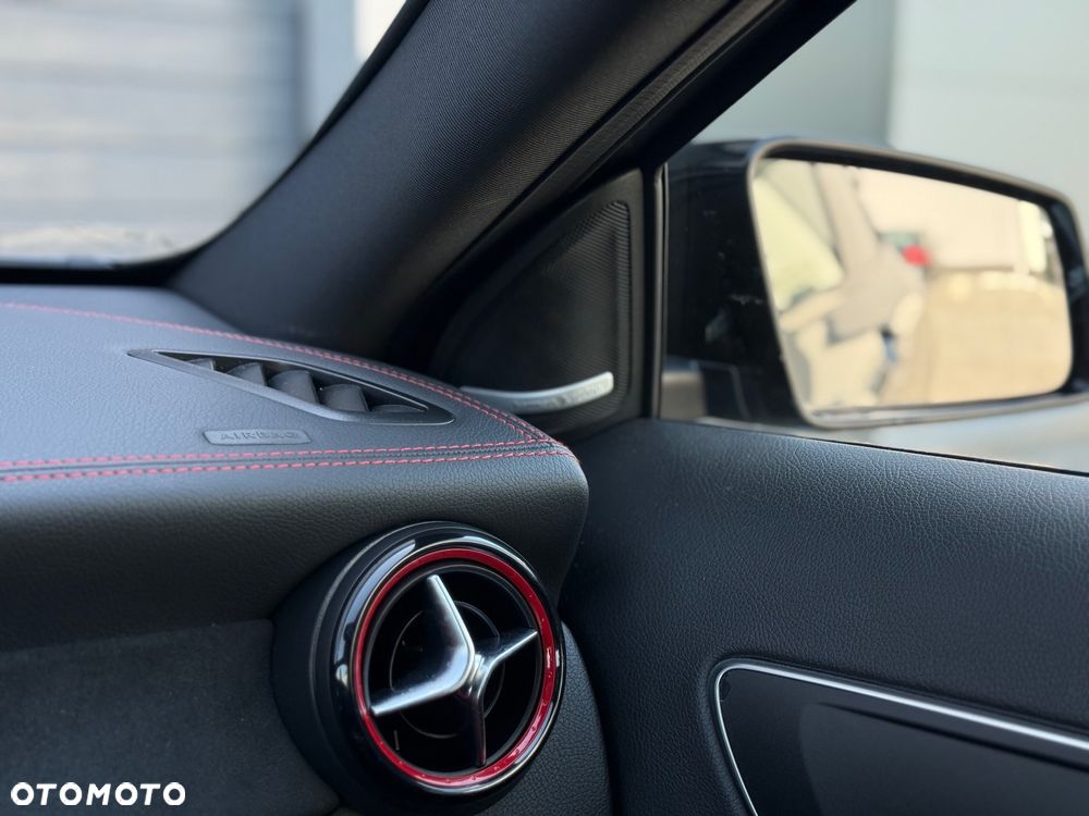 Mercedes-Benz GLA AMG 45 4-Matic - 32