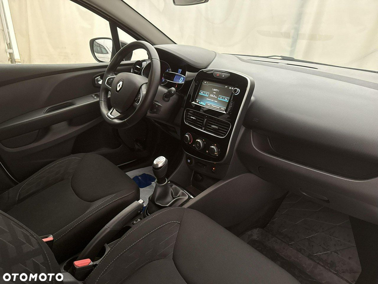 Renault Clio - 21