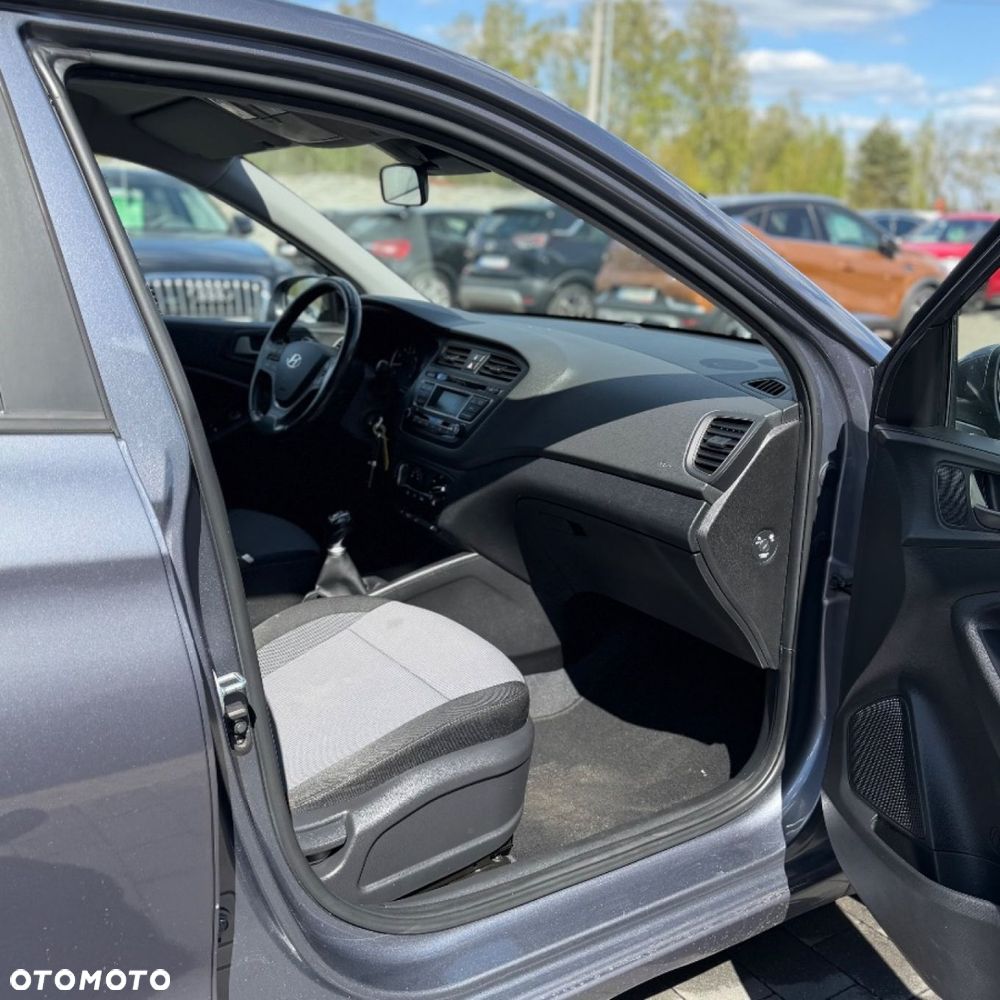 Hyundai i20 - 33