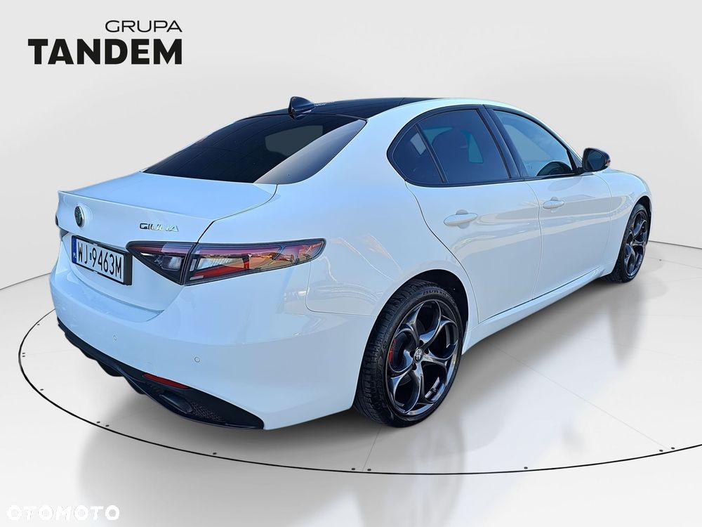 Alfa Romeo Giulia - 6