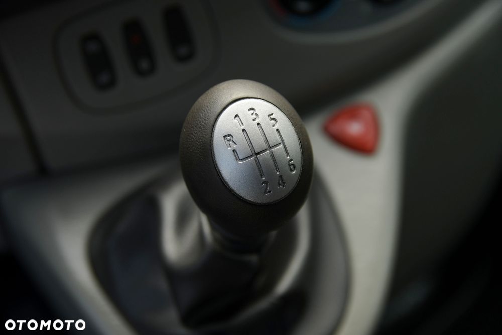Opel Vivaro - 31