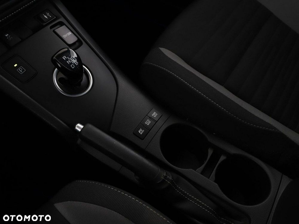 Toyota Auris 1.8 VVT-i Automatik Comfort - 27