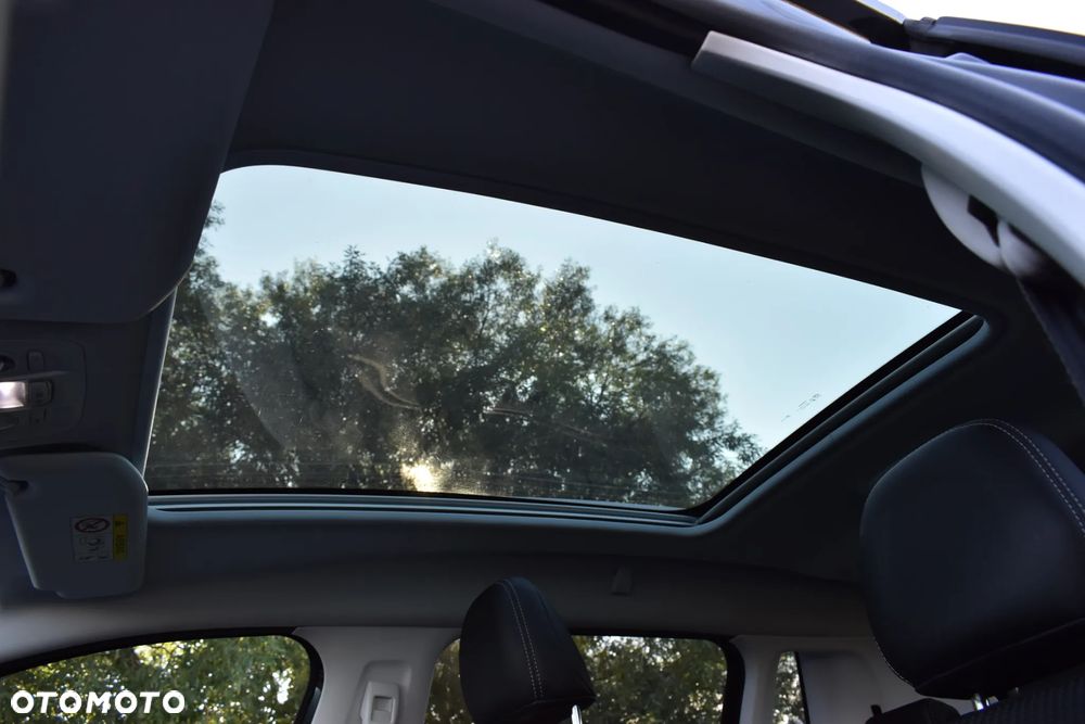Peugeot 2008 1.2 Pure Tech GPF Allure S&S - 23
