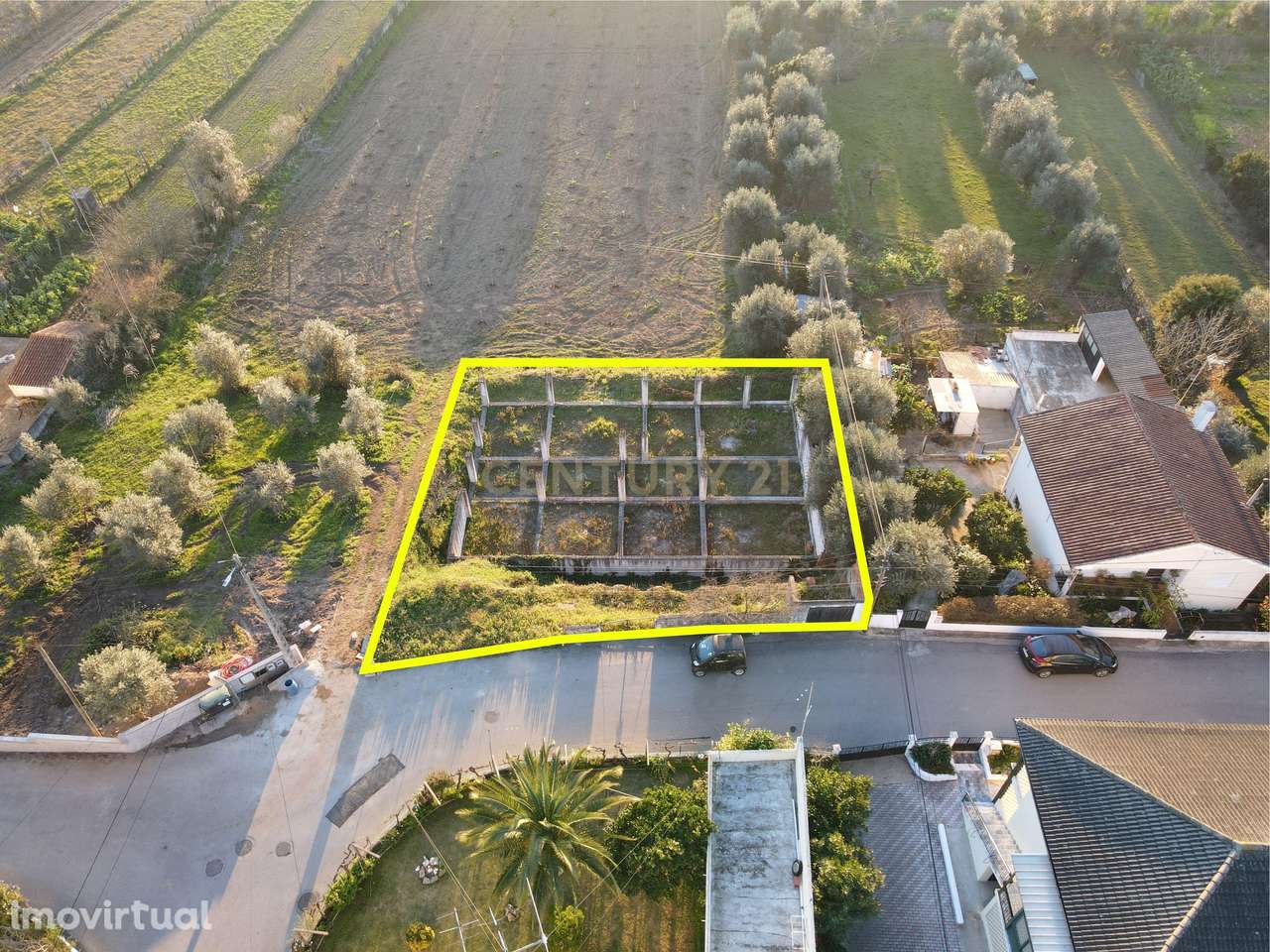 Lote de terreno  junto da futura estação de metro bus, com viabilidade - Grande imagem: 2/4