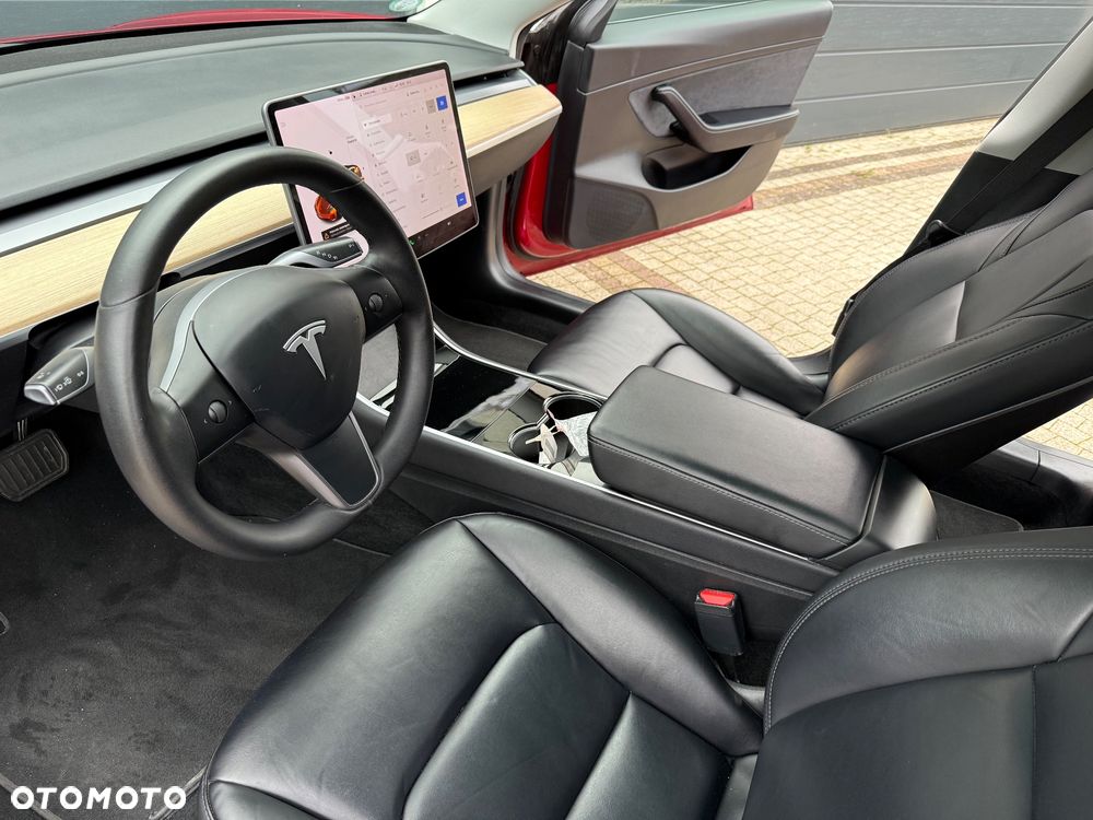 Tesla Model 3 - 21
