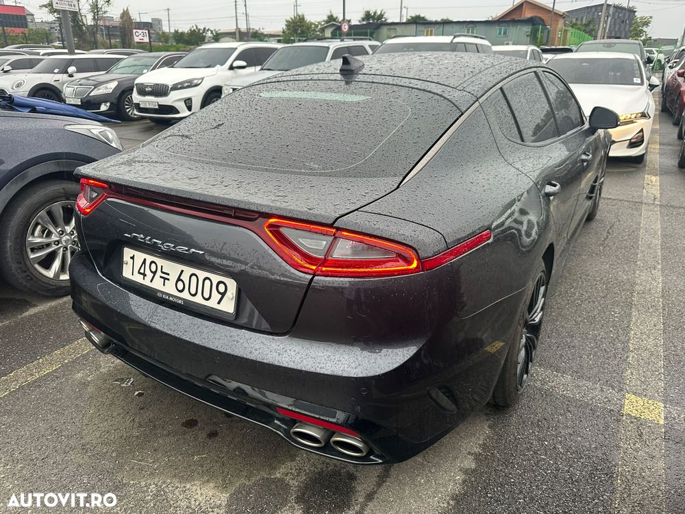 Kia Stinger - 4