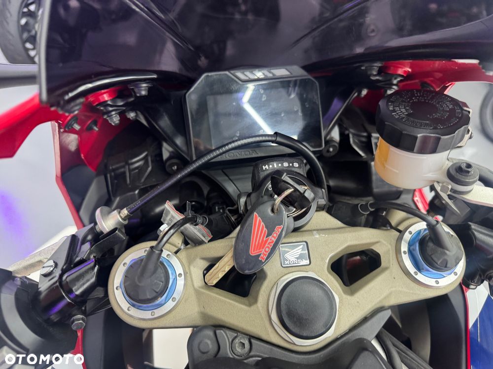 Honda CBR - 25