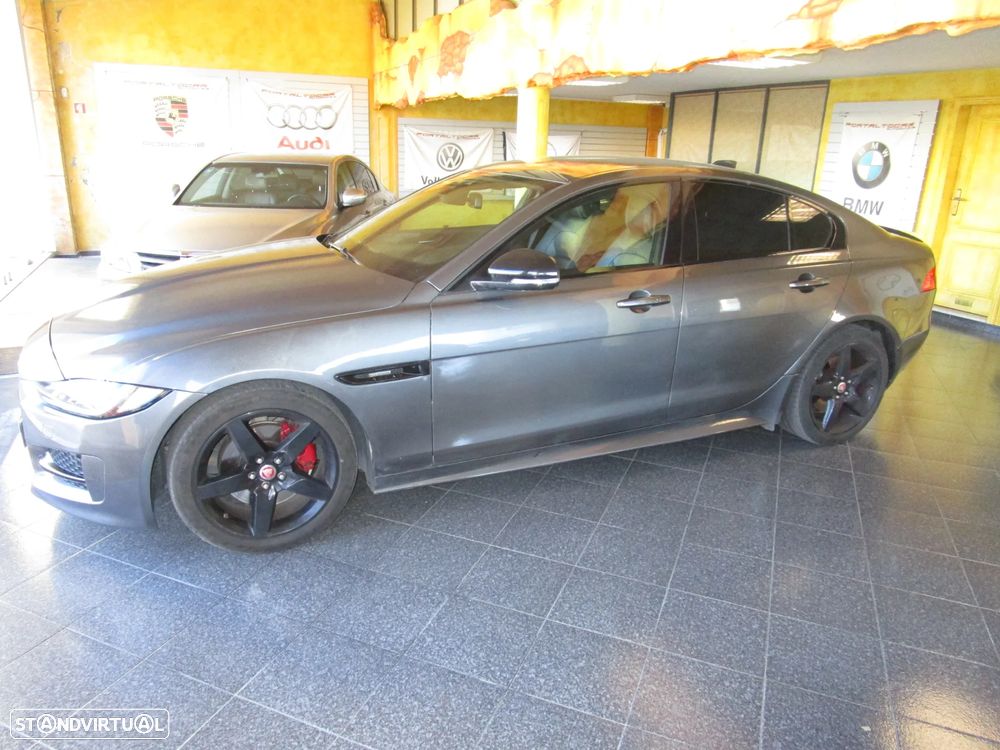 Jaguar XE 2.0 D R-Sport - 3