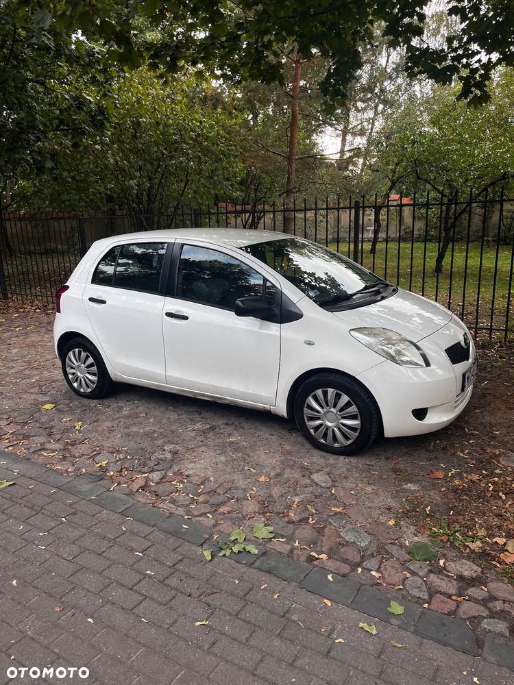 Toyota Yaris - 11