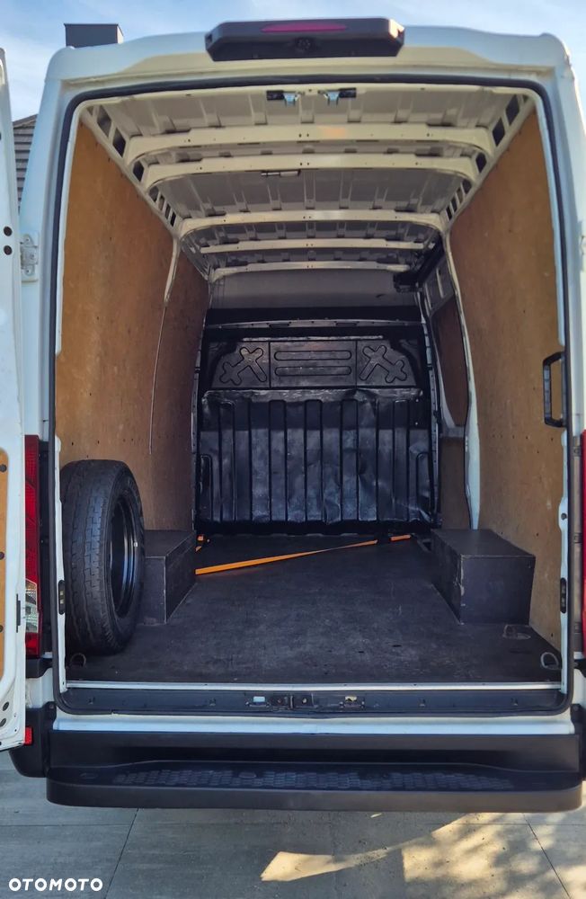 Iveco Daily 35S14 - 14
