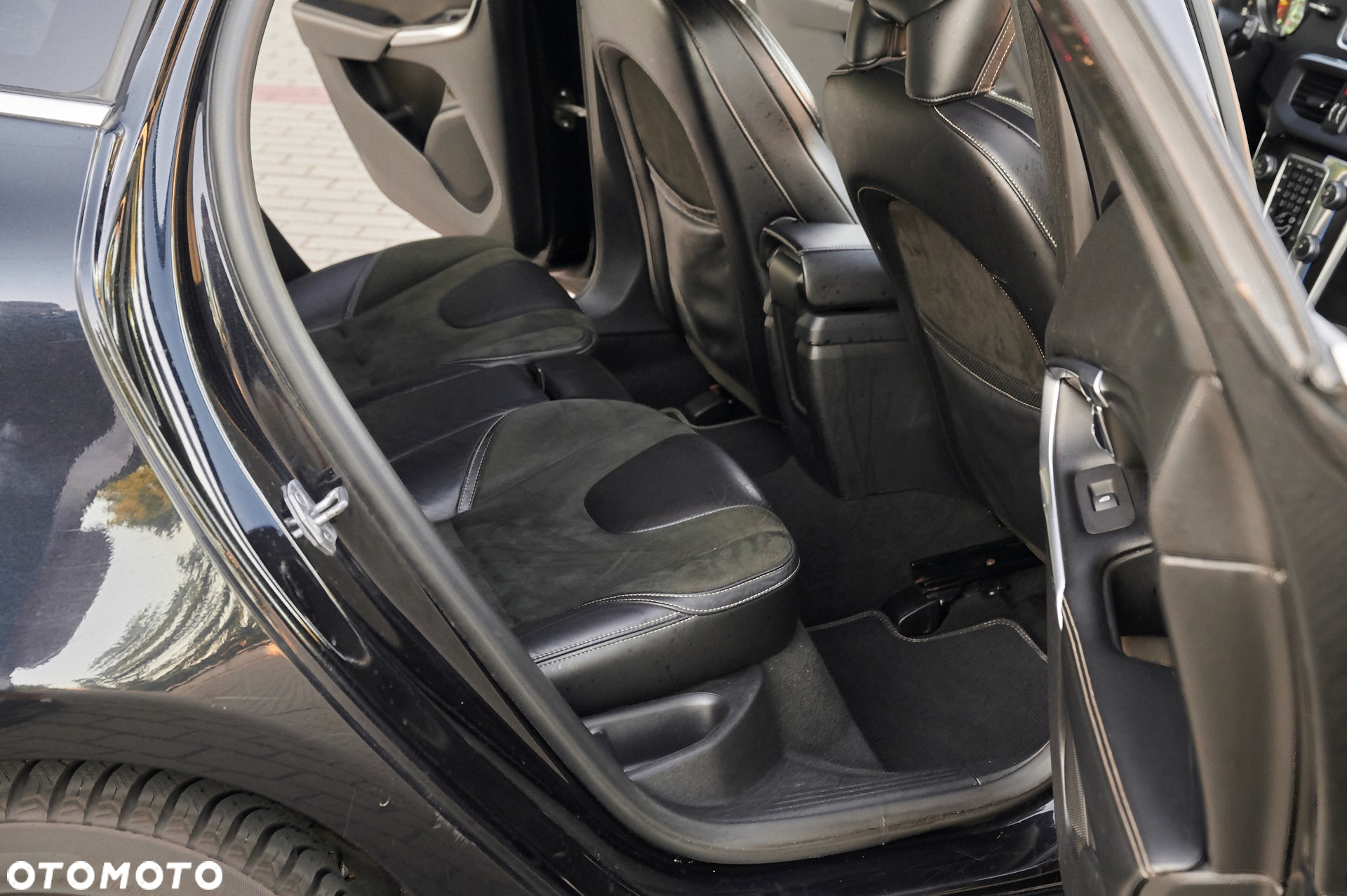 Volvo V40 D2 R-Design - 30