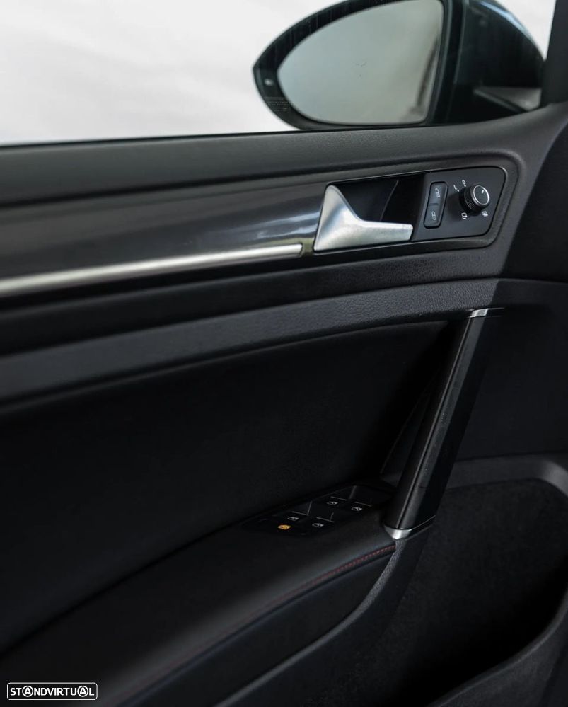 VW Golf 2.0 TSi GTI DSG - 21
