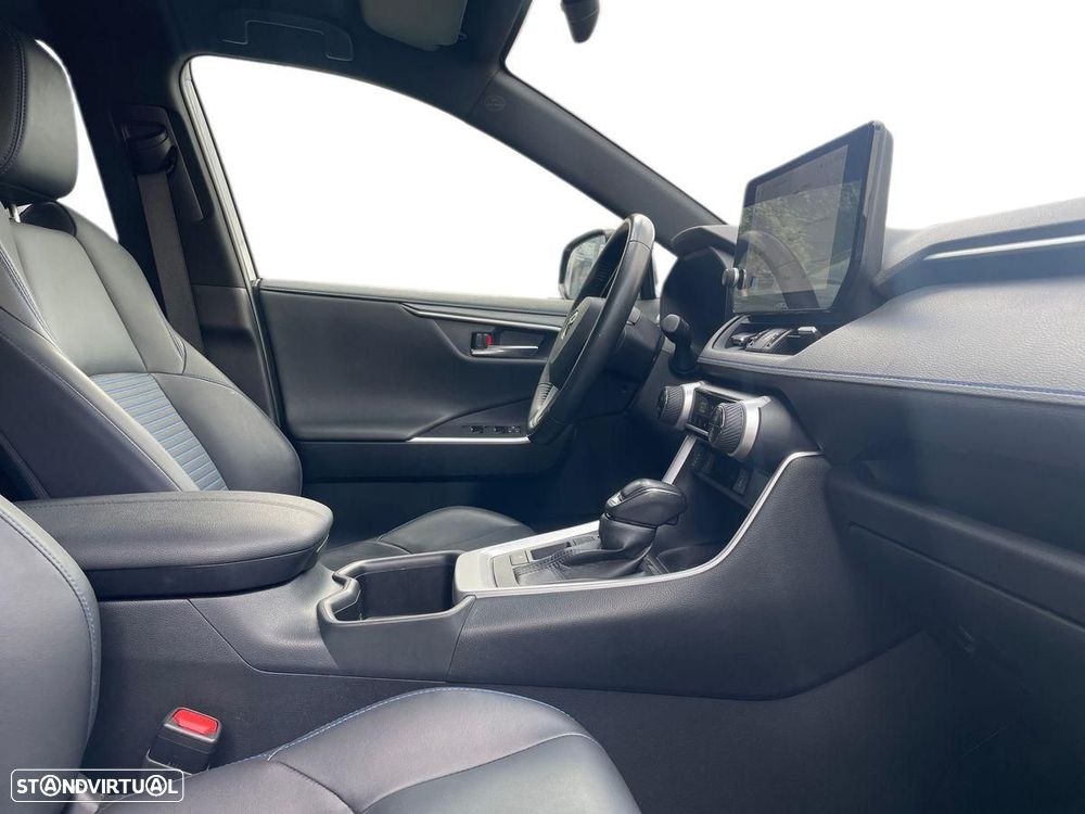 Toyota RAV4 — fotografia 11