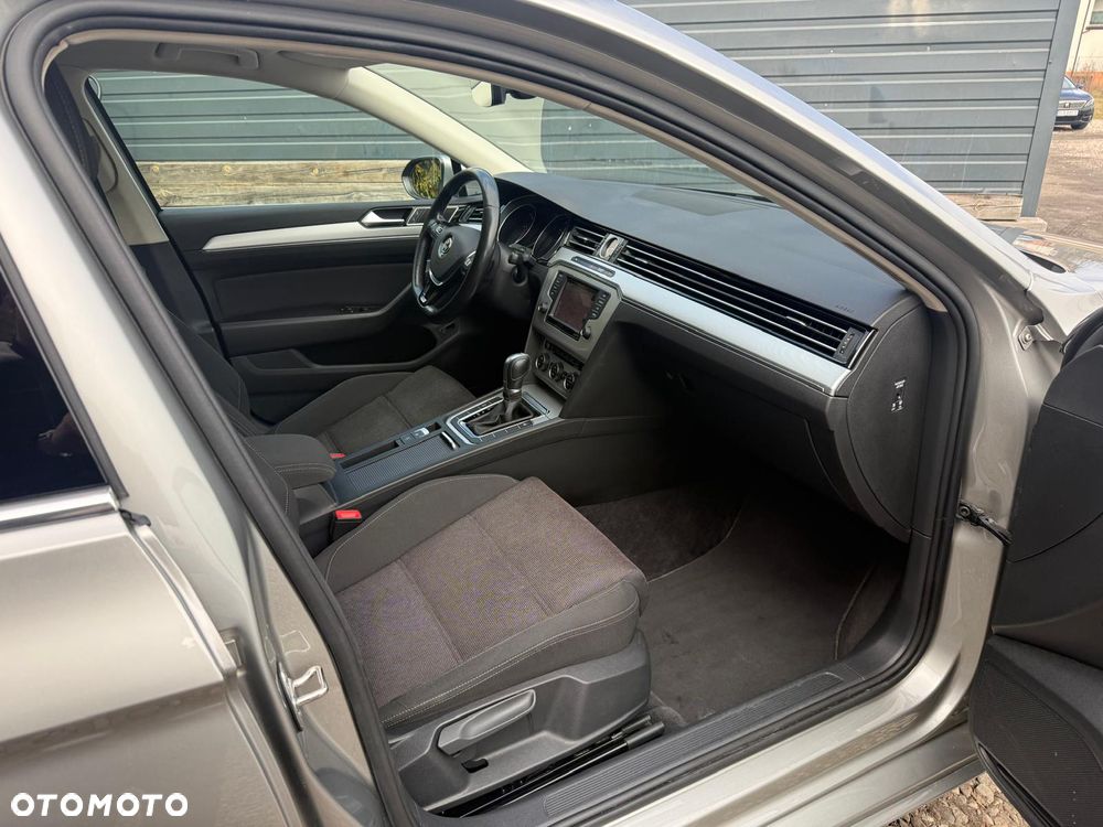 Volkswagen Passat 2.0 TDI (BlueMotion Technology) DSG Highline - 27