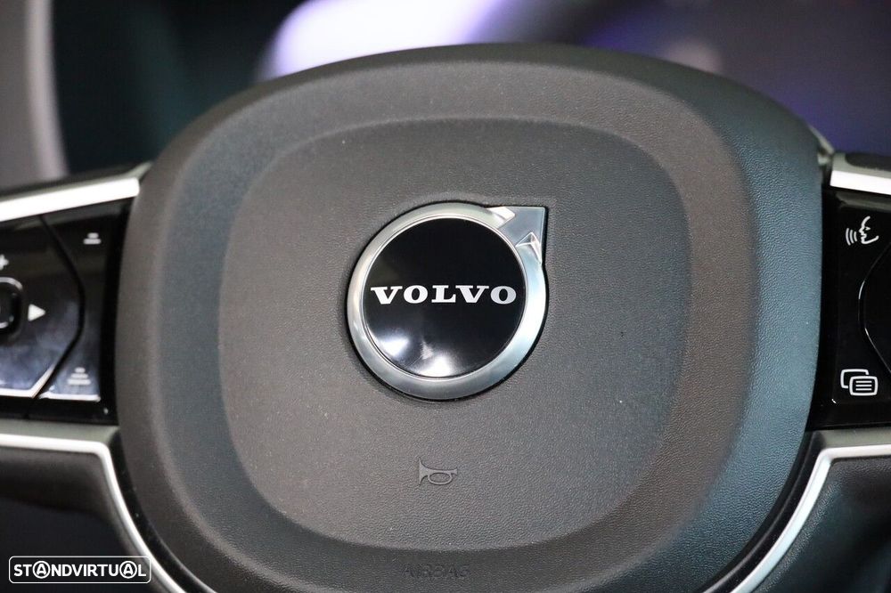 Volvo XC 60 2.0 T6 PHEV Plus Dark - 38