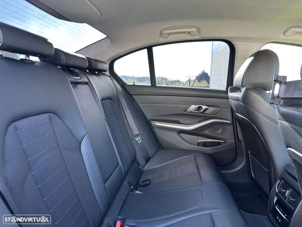 BMW 320 d Aut. M Sport - 31
