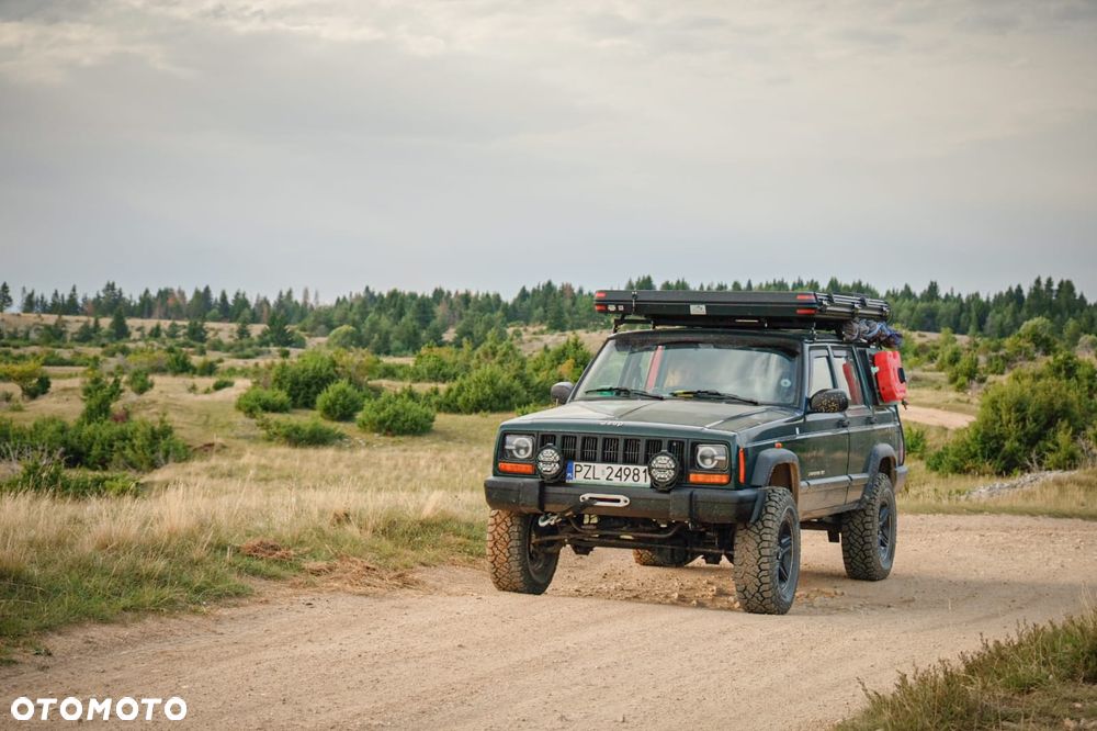 Jeep Cherokee 4.0 Limited - 23