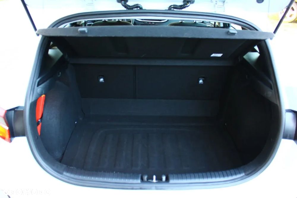 Kia Ceed 1.6 CRDi SCR S - 32