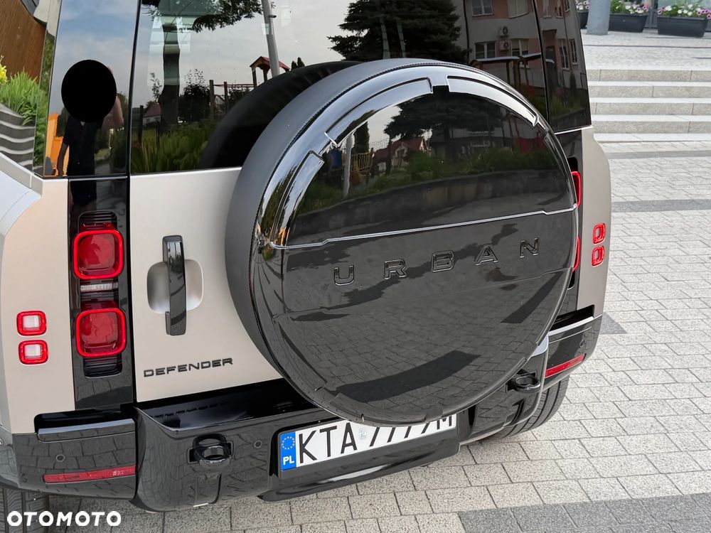 Land Rover Defender 3.0 D300 mHEV X-Dynamic SE - 31
