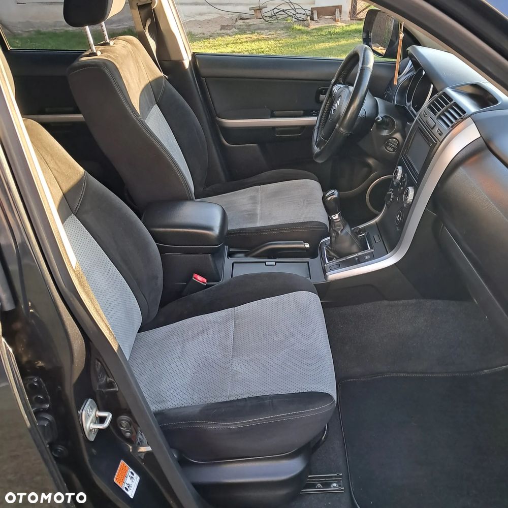 Suzuki Grand Vitara 2.0 Comfort Limited - 14