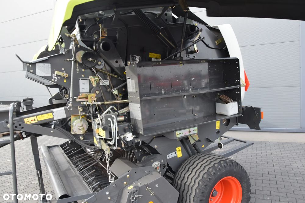 Claas Variant 360 RC - 14