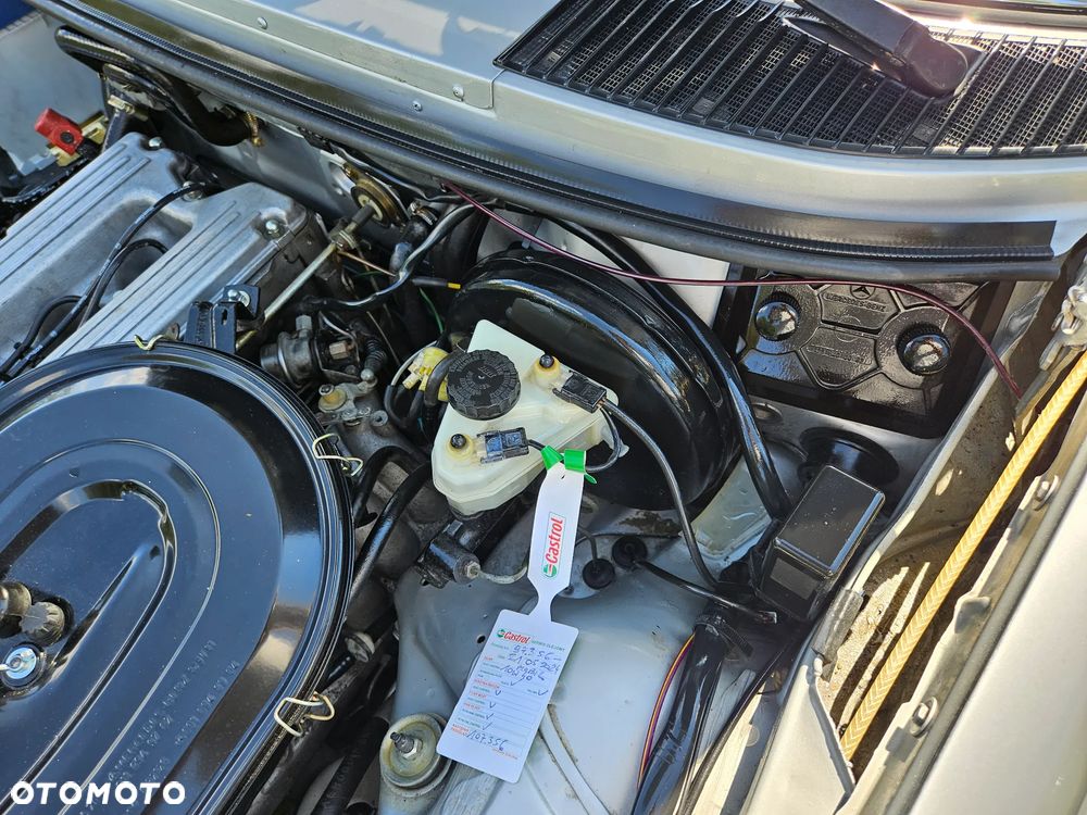Mercedes-Benz W123 - 40
