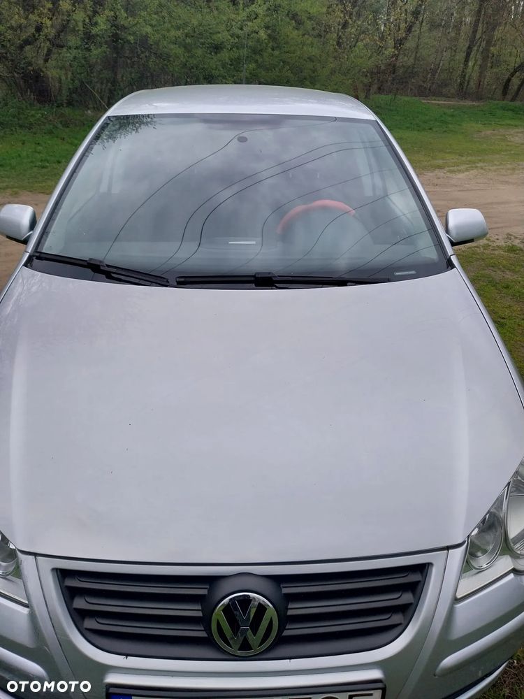 Volkswagen Polo - 2