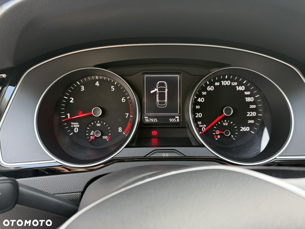 Volkswagen Passat 1.4 TSI BMT Comfortline - 11