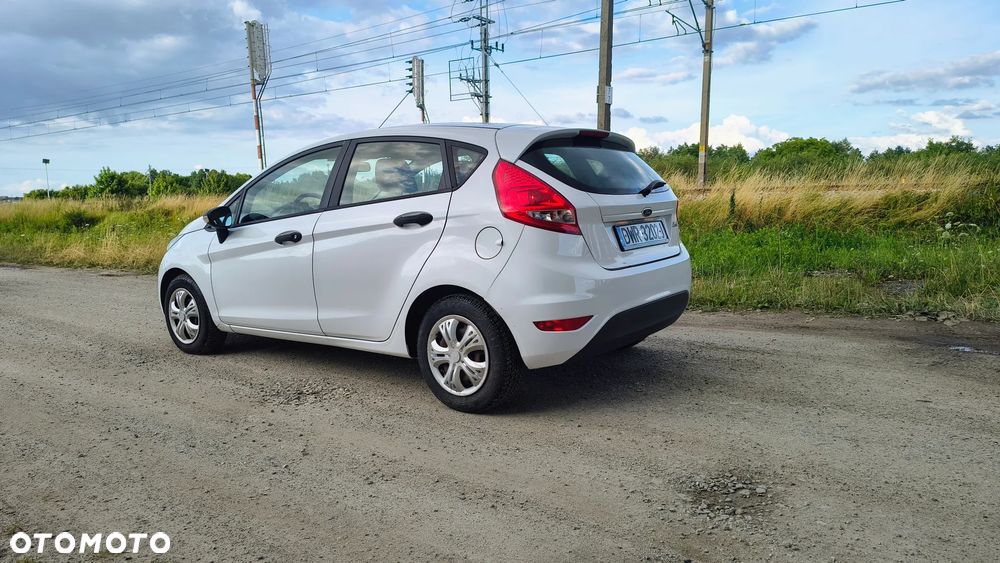 Ford Fiesta 1.4 TDCi Ambiente - 10
