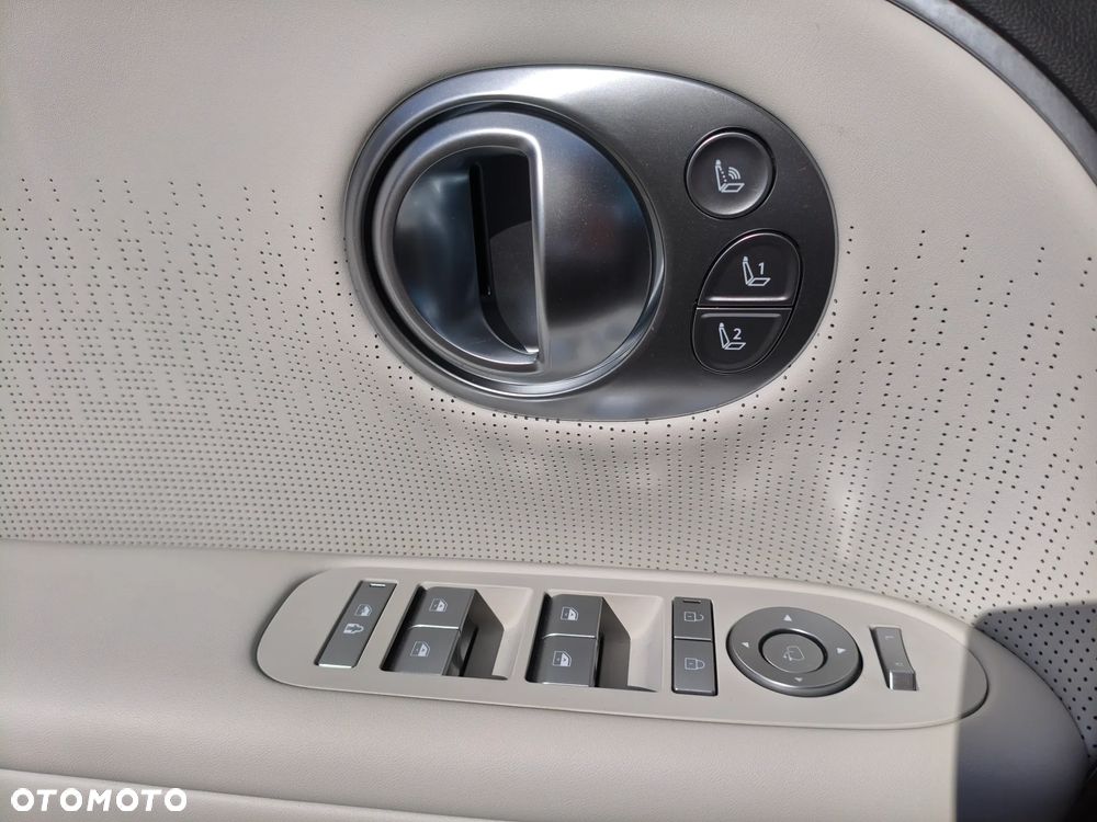 Hyundai IONIQ 9 110kWh Calligraphy AWD - 17