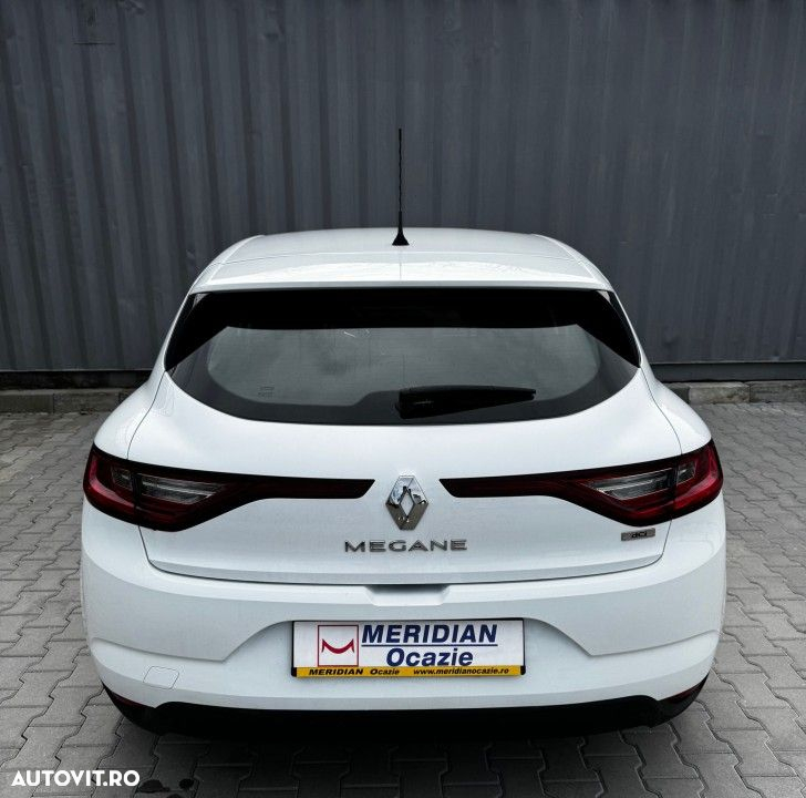 Renault Megane Blue dCi 116 Zen - 6