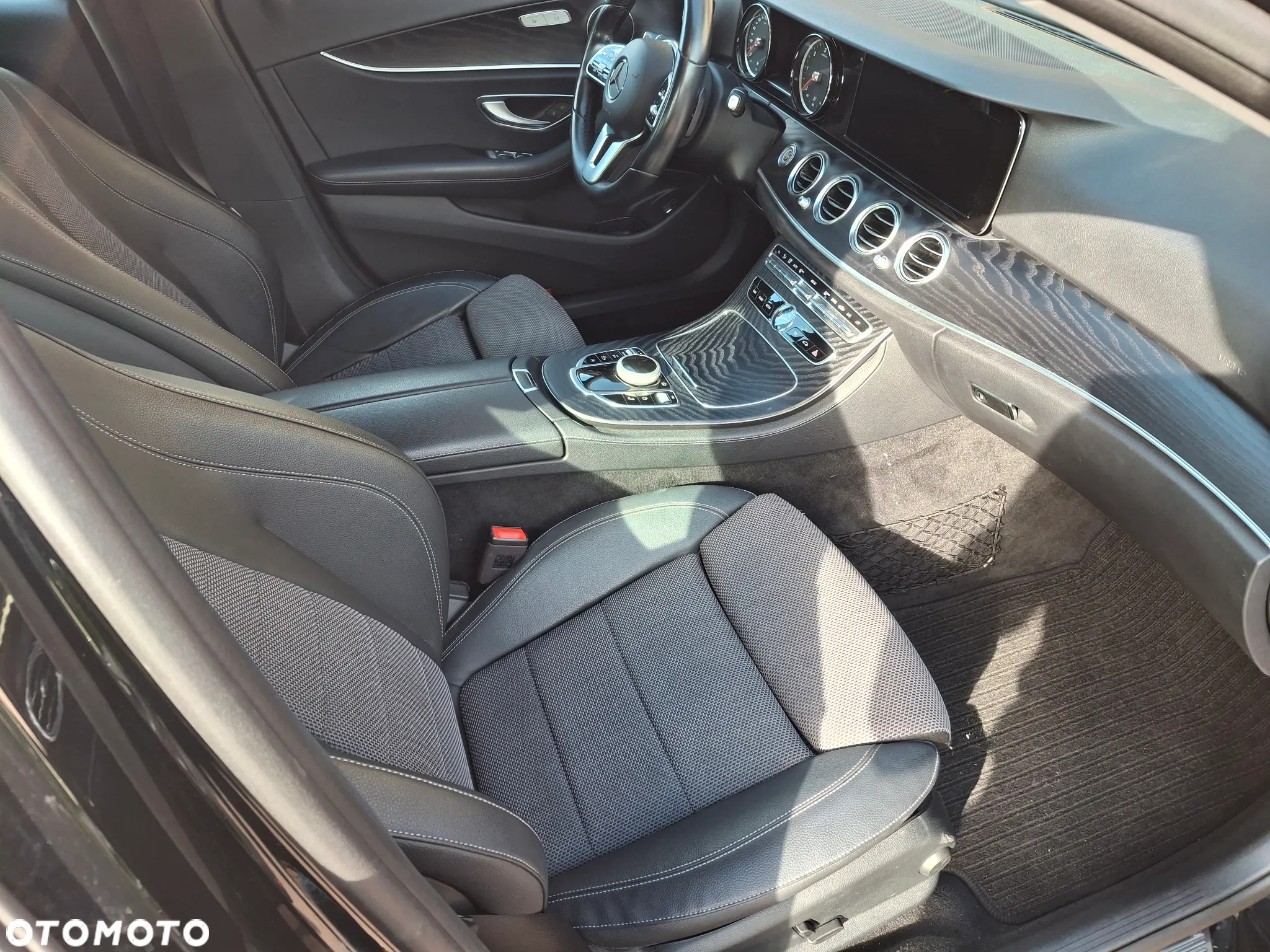 Mercedes-Benz Klasa E 220 d 9G-TRONIC - 30