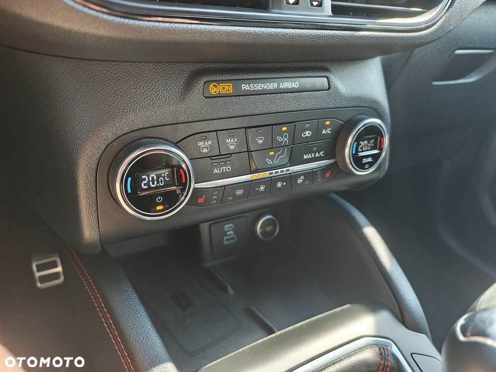 Ford Kuga 2.0 EcoBlue Hybrid ST-LINE - 22