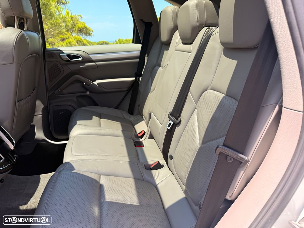 Porsche Cayenne S - 17