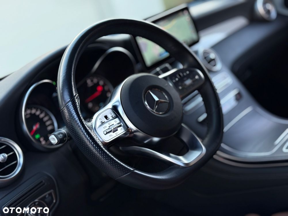 Mercedes-Benz GLC 250 4Matic 9G-TRONIC AMG Line - 8
