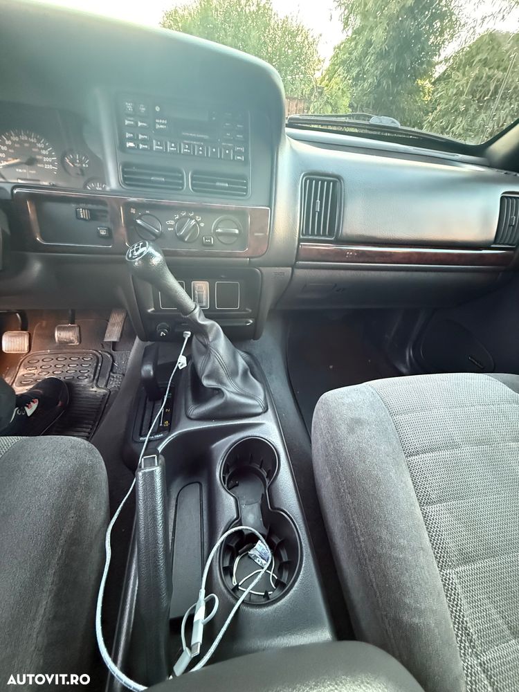 Jeep Grand Cherokee - 13