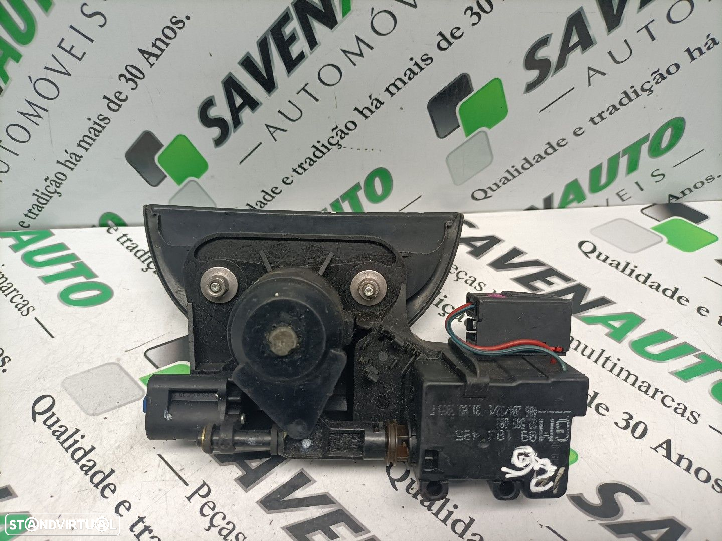 Interruptor / Switch / Botão Da Mala Opel Meriva A Veículo Multiuso (X - 2